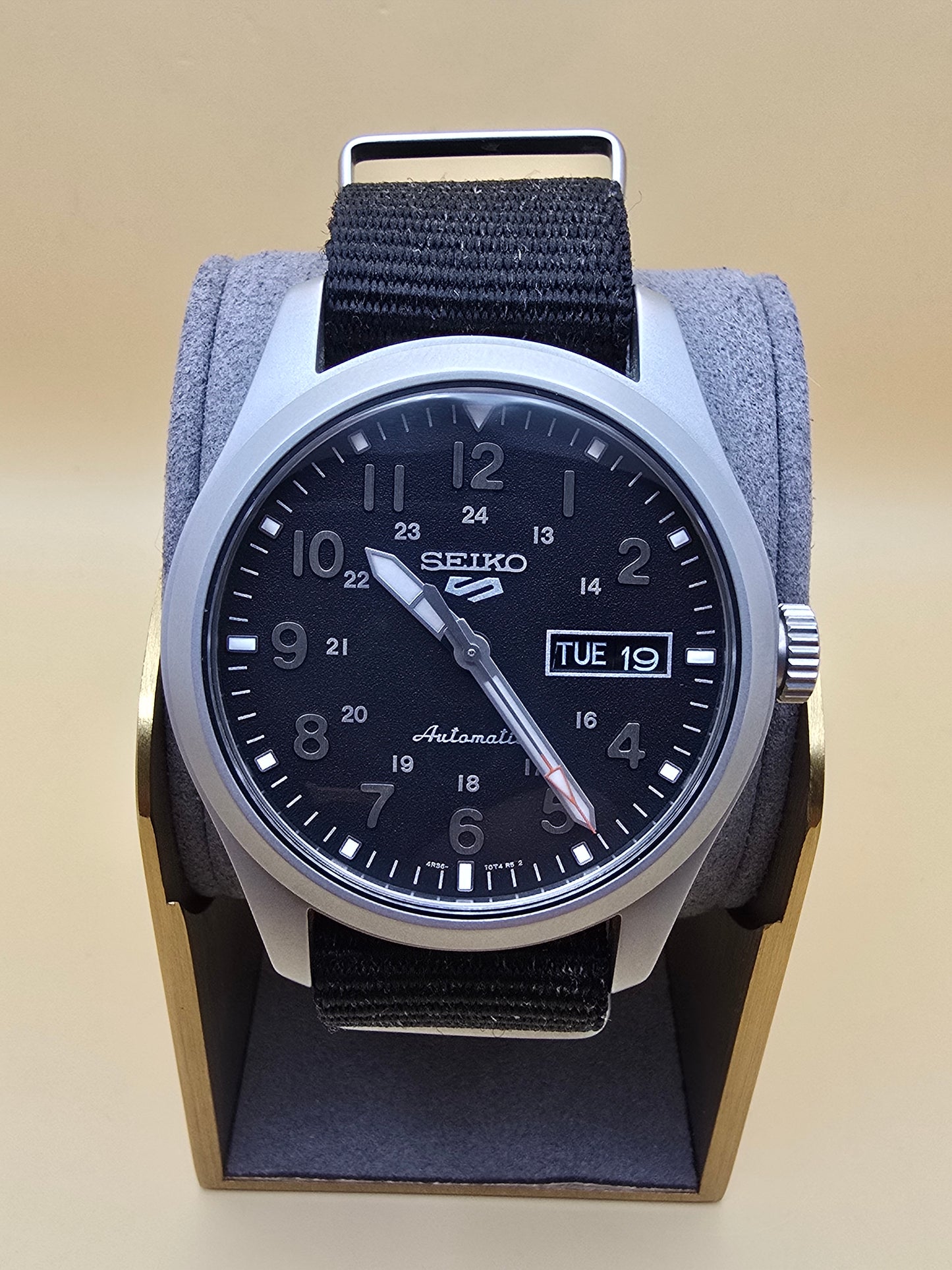 Seiko 5 Sports Field 39.3mm 11.2025 full set