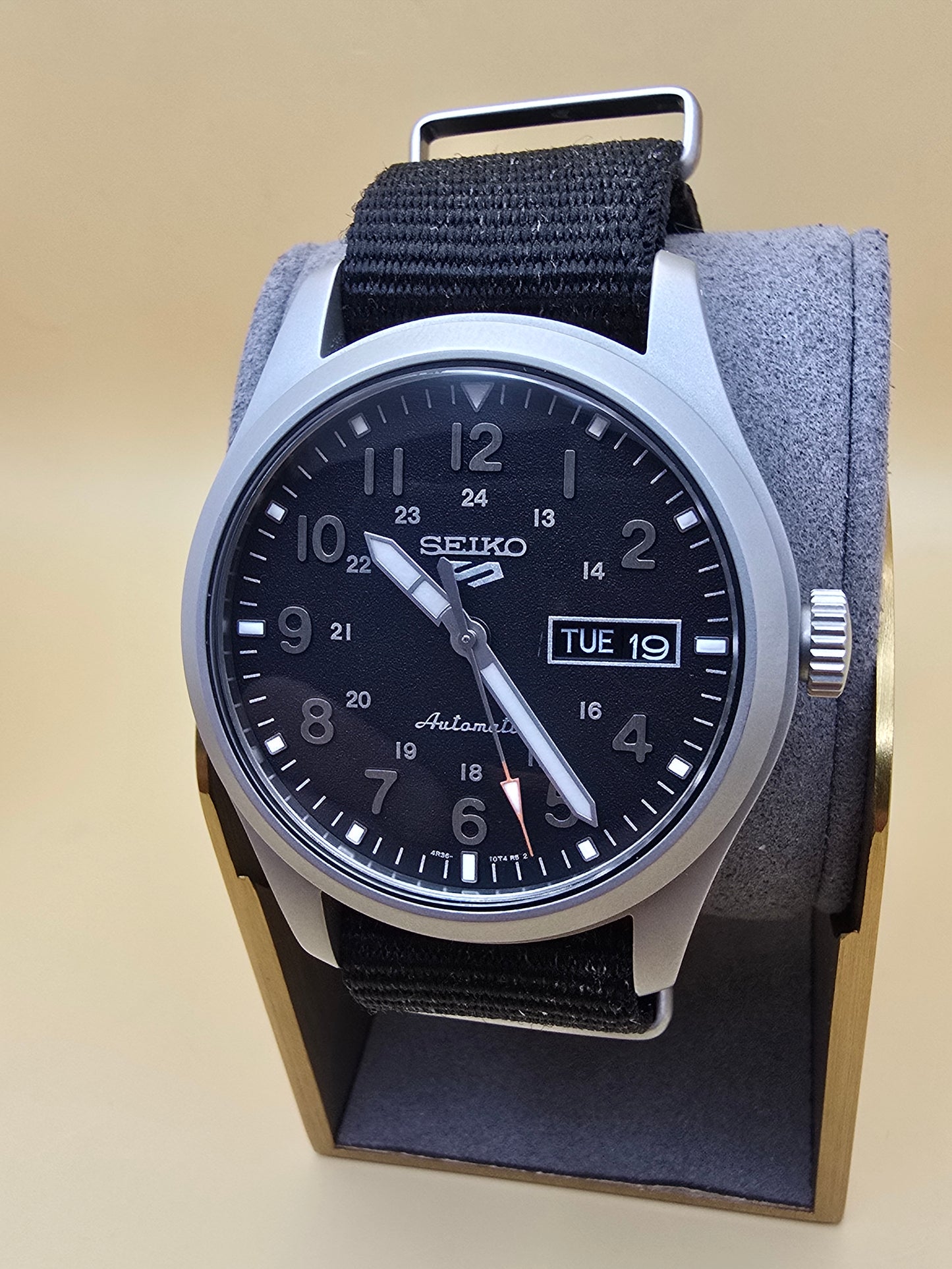 Seiko 5 Sports Field 39.3mm 11.2025 full set