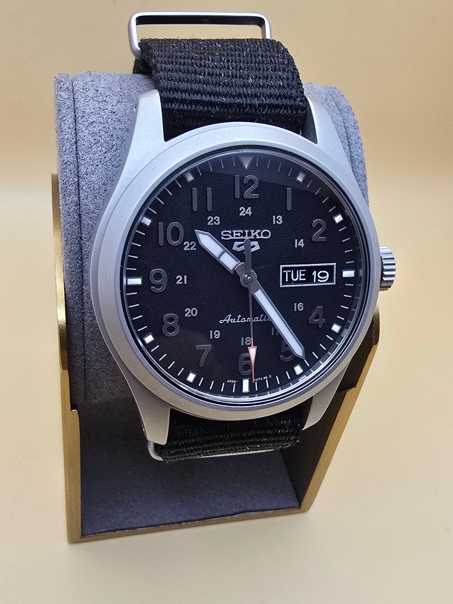 Seiko 5 Sports Field 39.3mm 11.2025 full set