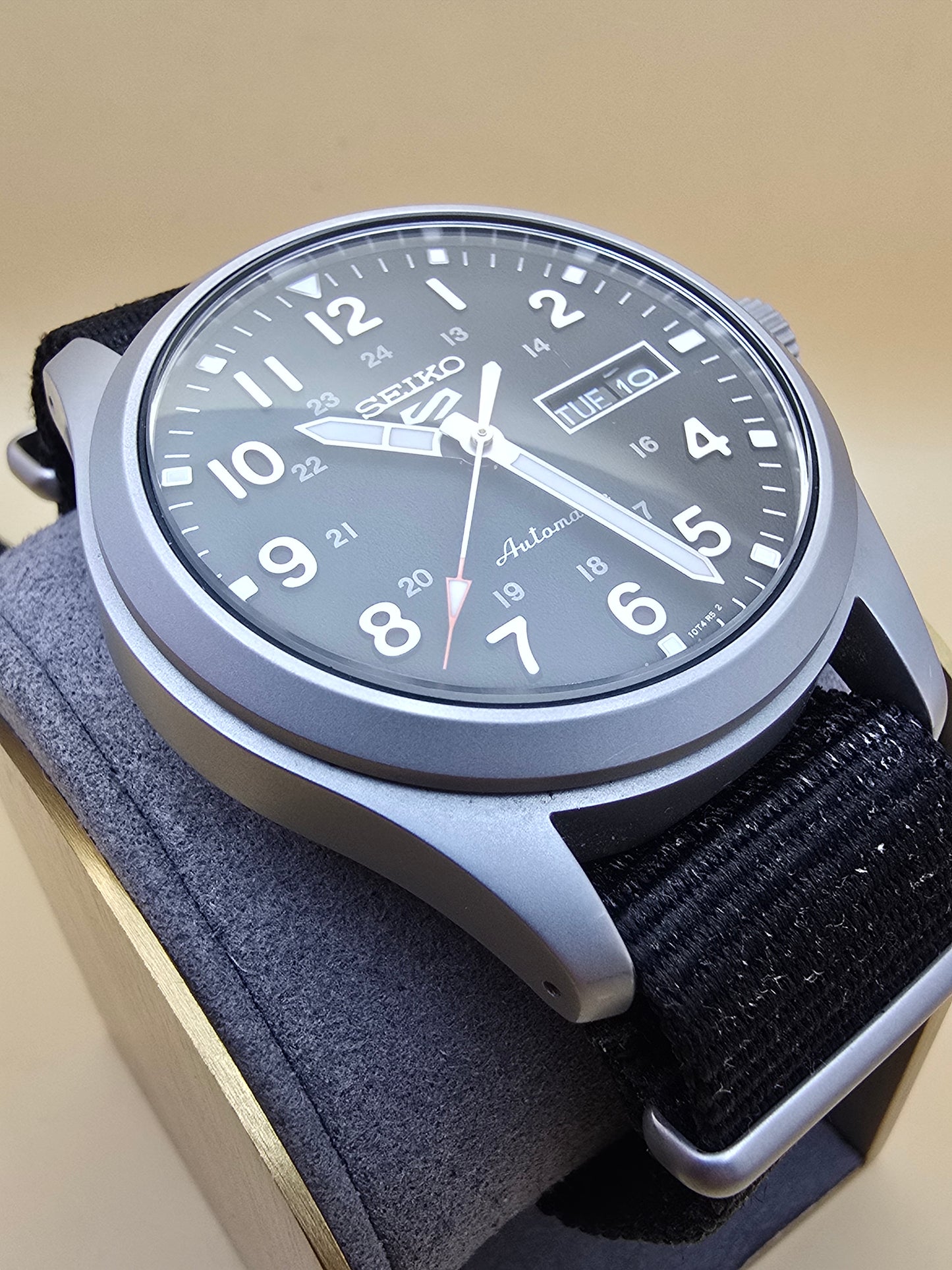 Seiko 5 Sports Field 39.3mm 11.2025 full set