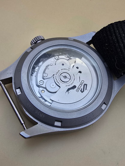 Seiko 5 Sports Field 39.3mm 11.2025 full set