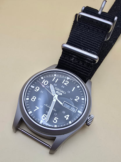Seiko 5 Sports Field 39.3mm 11.2025 full set