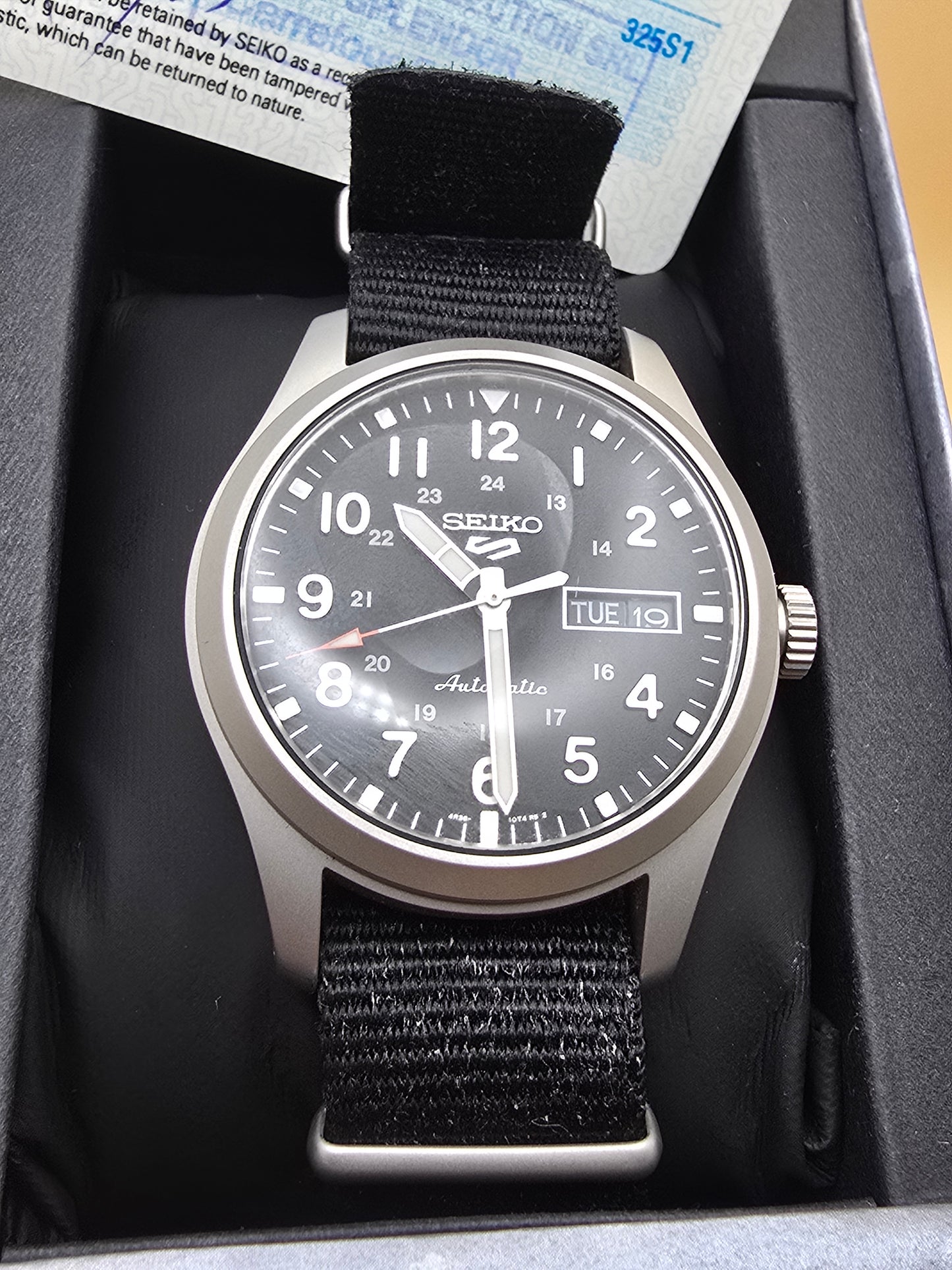 Seiko 5 Sports Field 39.3mm 11.2025 full set