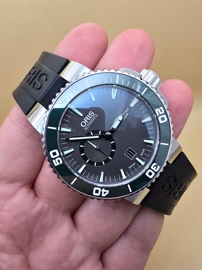 Oris Aquis Green Small Seconds 45.5mm full set