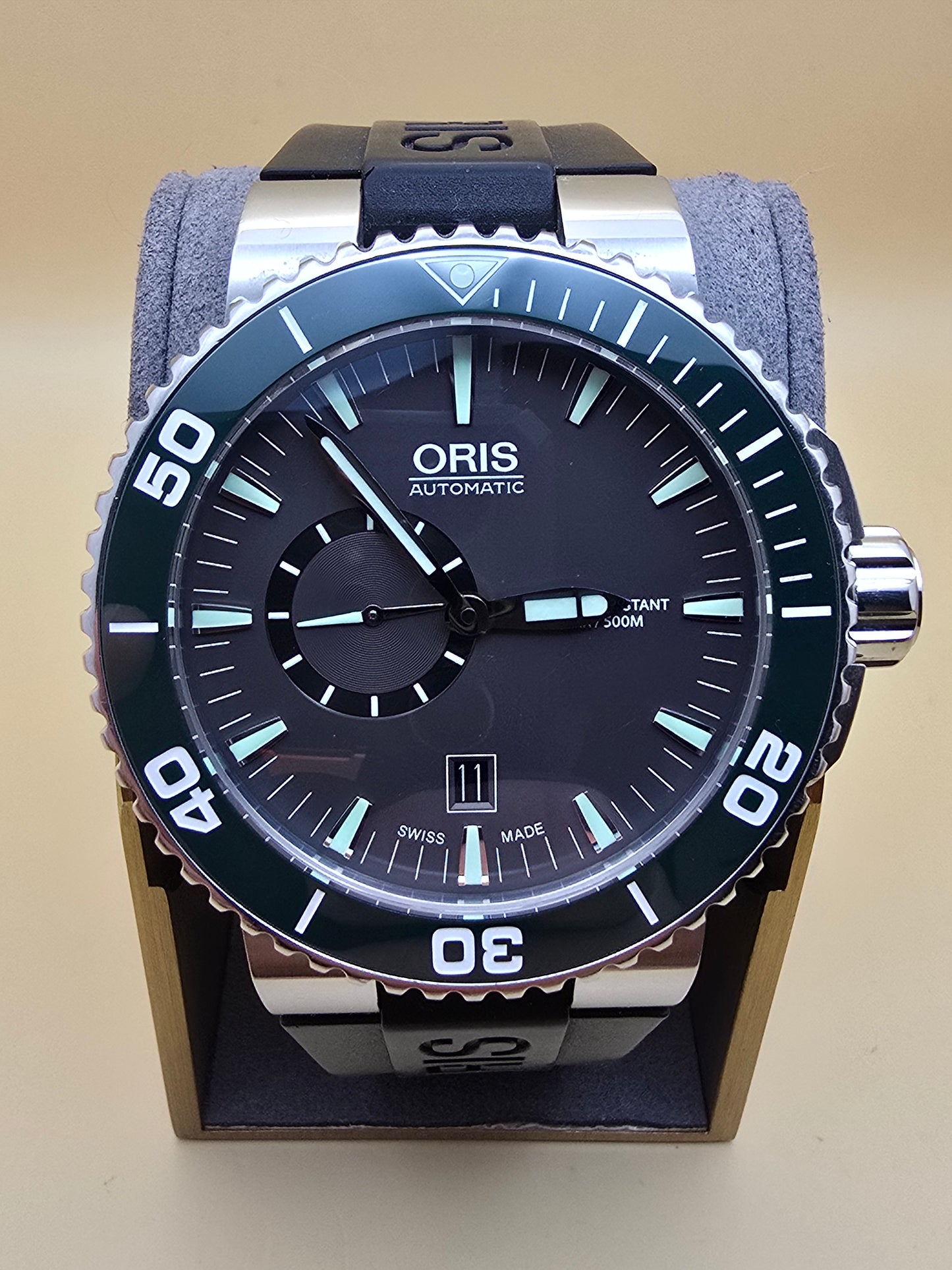 Oris Aquis Green Small Seconds 45.5mm full set