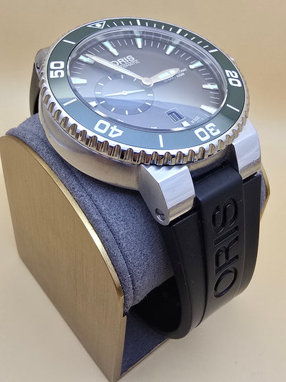 Oris Aquis Green Small Seconds 45.5mm full set