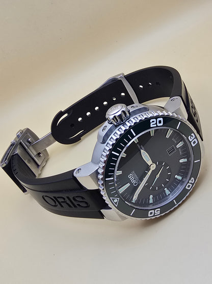 Oris Aquis Green Small Seconds 45.5mm full set