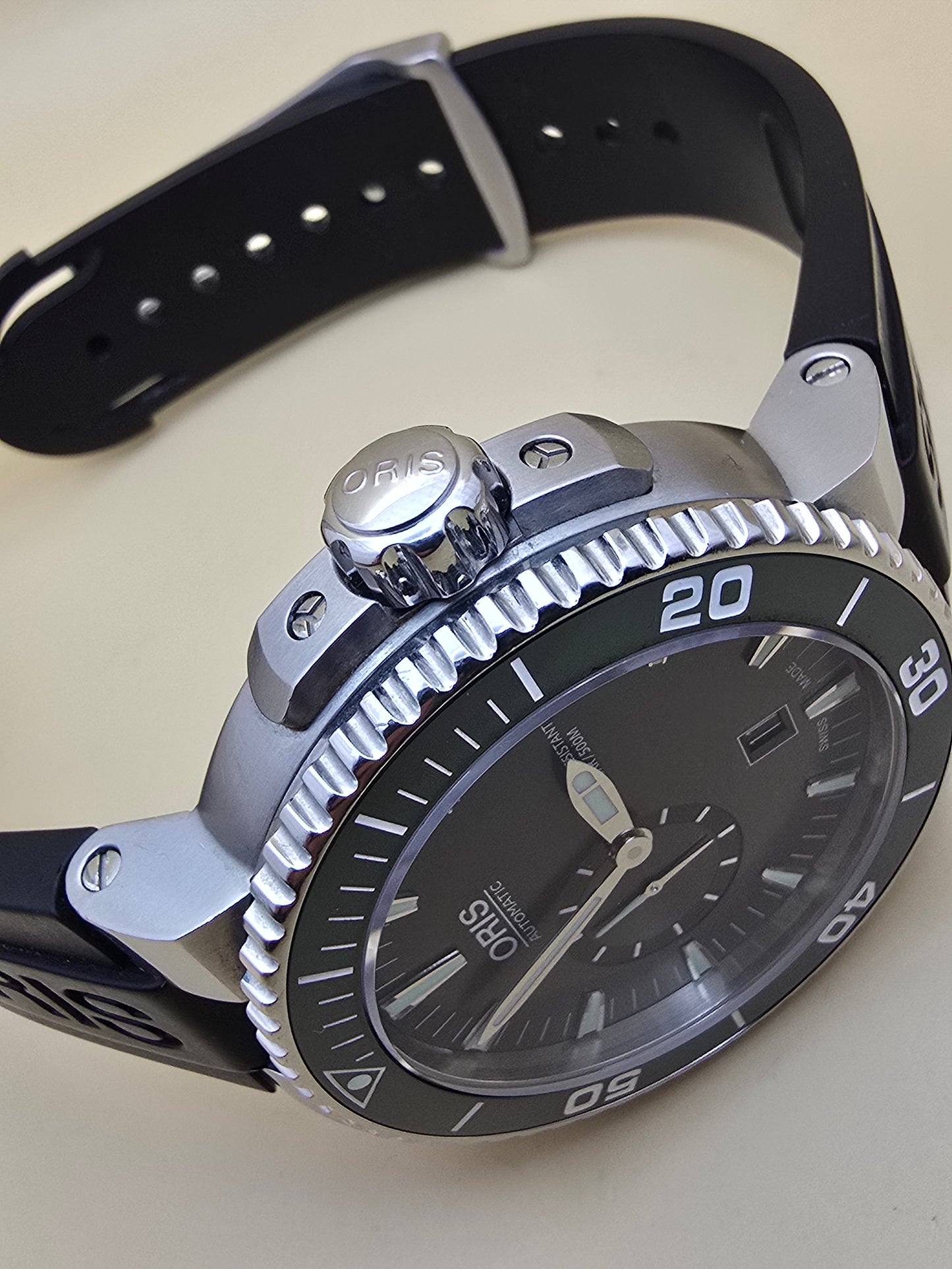 Oris Aquis Green Small Seconds 45.5mm full set