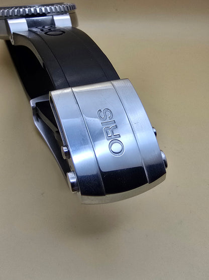 Oris Aquis Green Small Seconds 45.5mm full set
