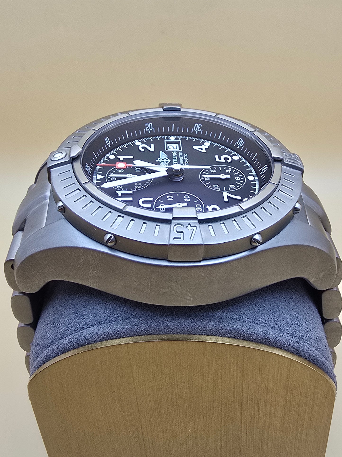 Breitling Avenger Chrono Titanium 44mm full set