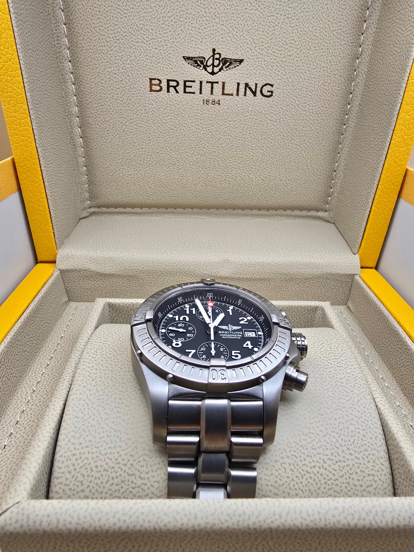 Breitling Avenger Chrono Titanium 44mm full set