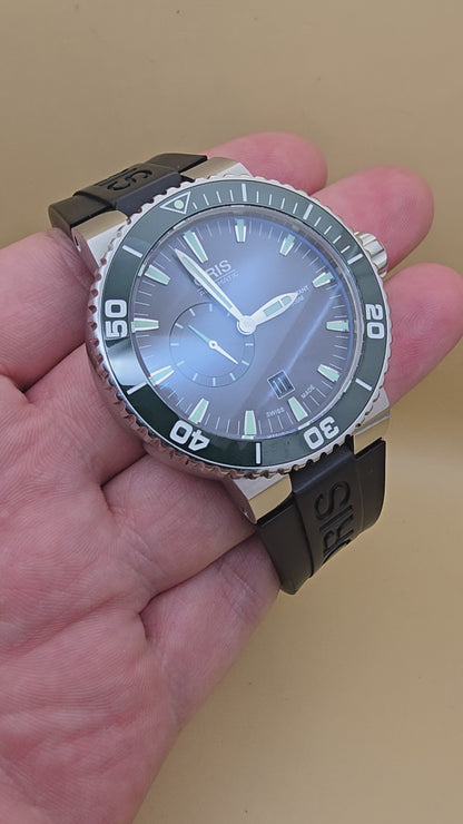Oris Aquis Green Small Seconds 45.5mm full set