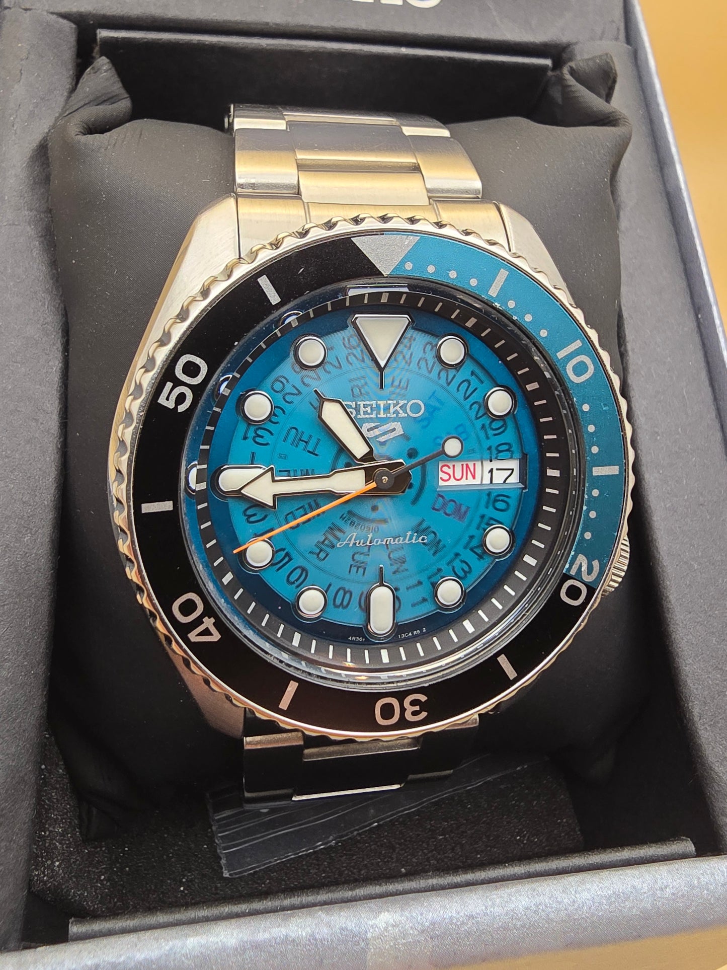 Seiko 5 Diver SKK 42mm cutie rezervat