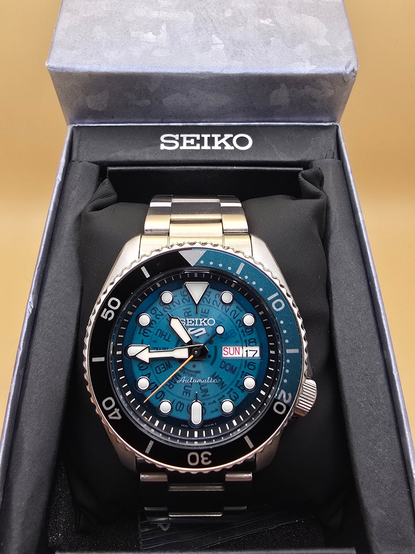 Seiko 5 Diver SKK 42mm cutie rezervat