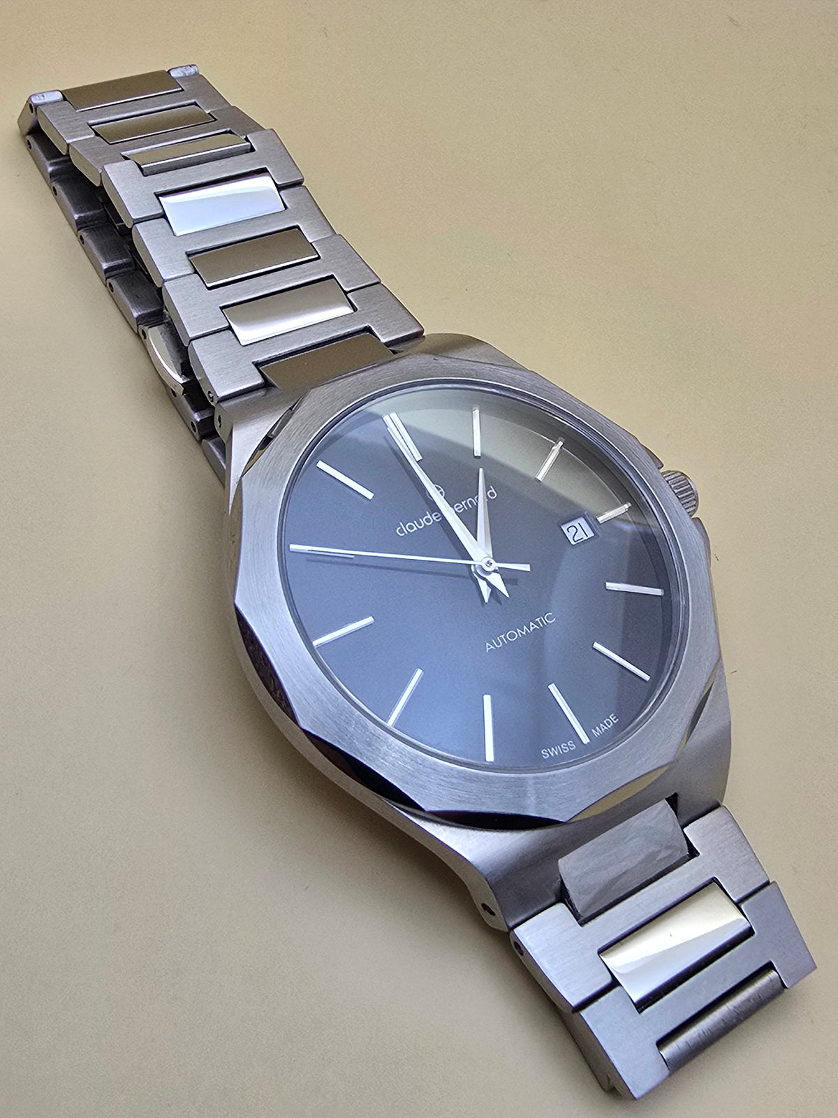 Claude Bernard Clasic Automatic 42mm cutie originală