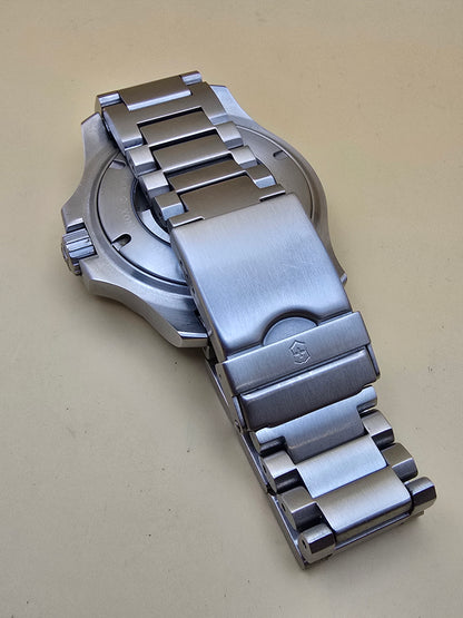 Victorinox Swiss Army I.N.O.X. 43mm full set