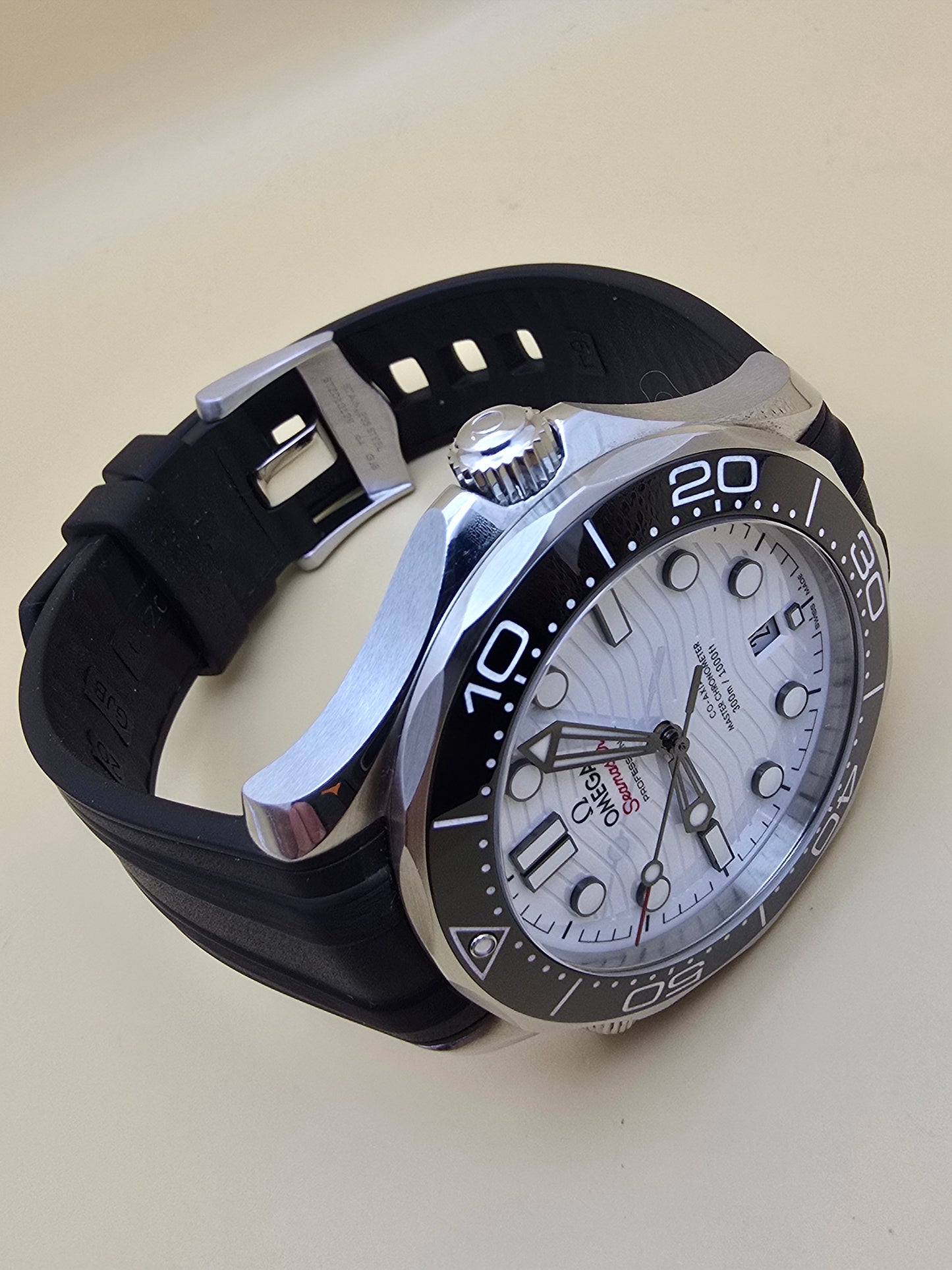 Omega Seamaster Professional 300m Co-Axial 8800 42mm full set 3880Euro