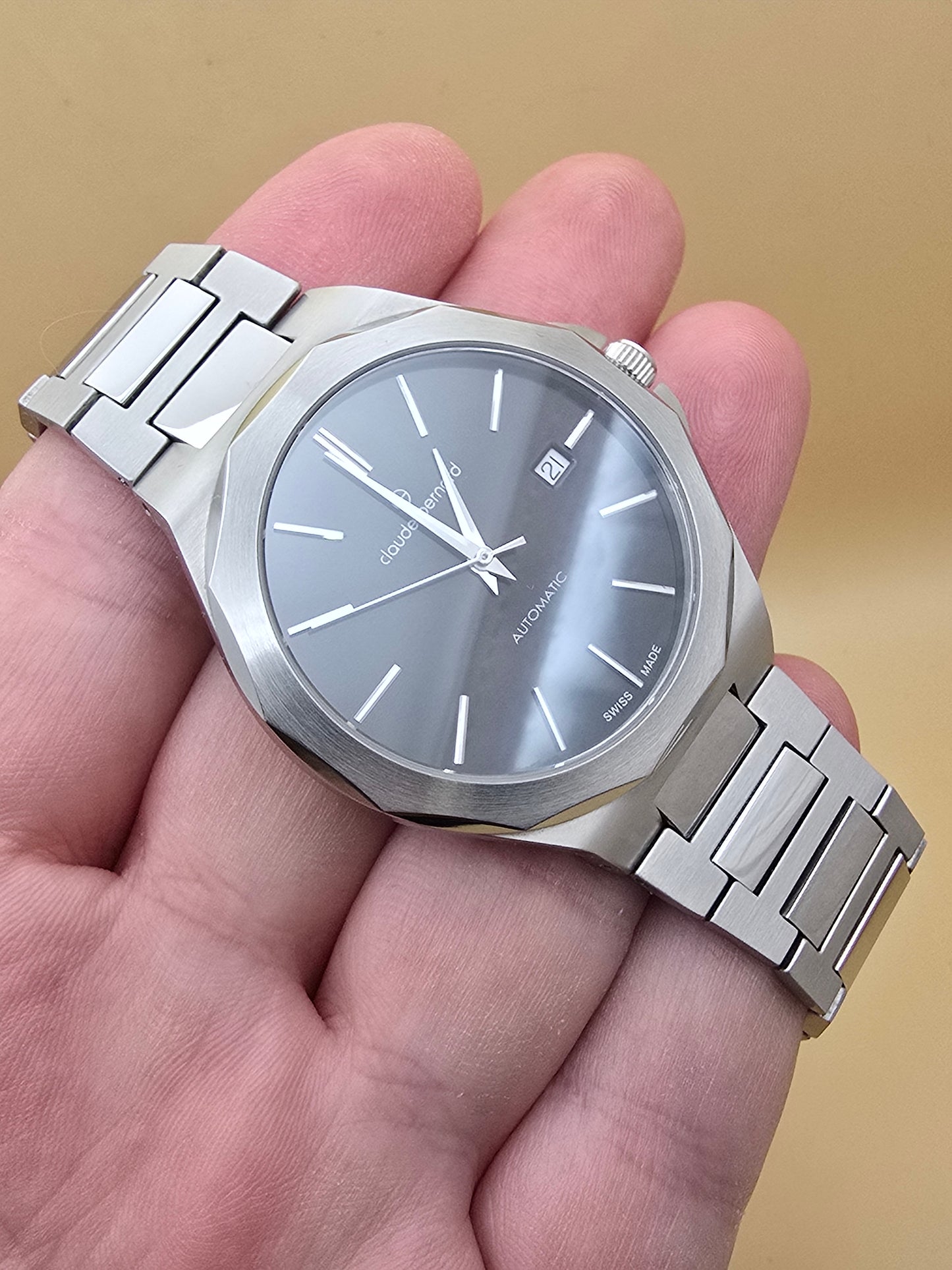 Claude Bernard Clasic Automatic 42mm cutie originală