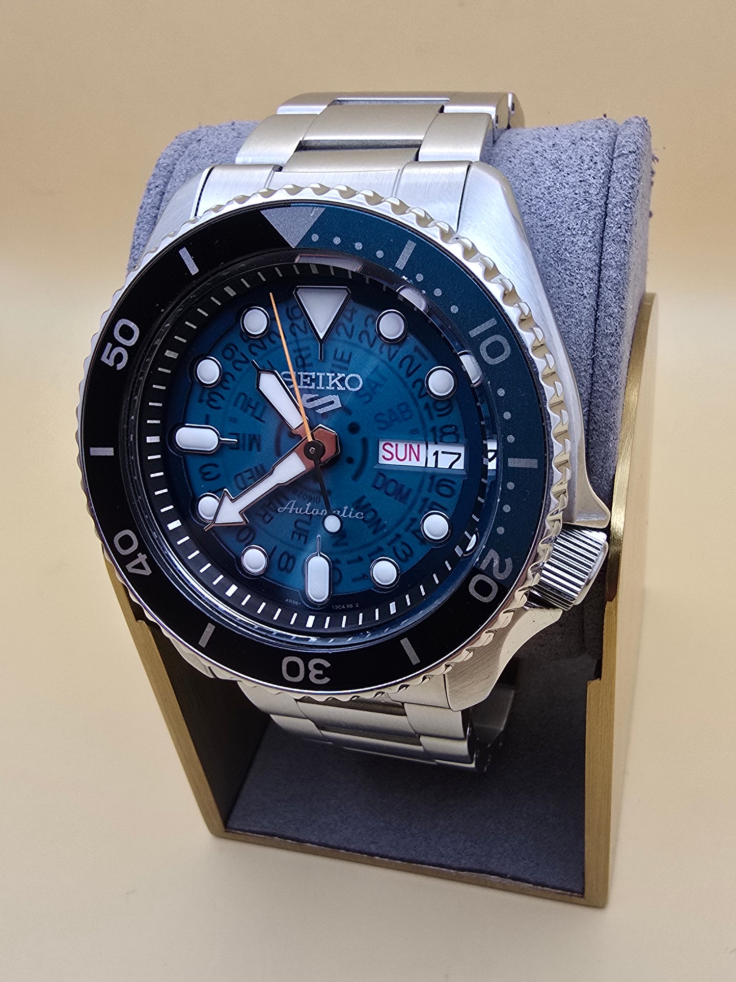 Seiko 5 Diver SKK 42mm cutie rezervat
