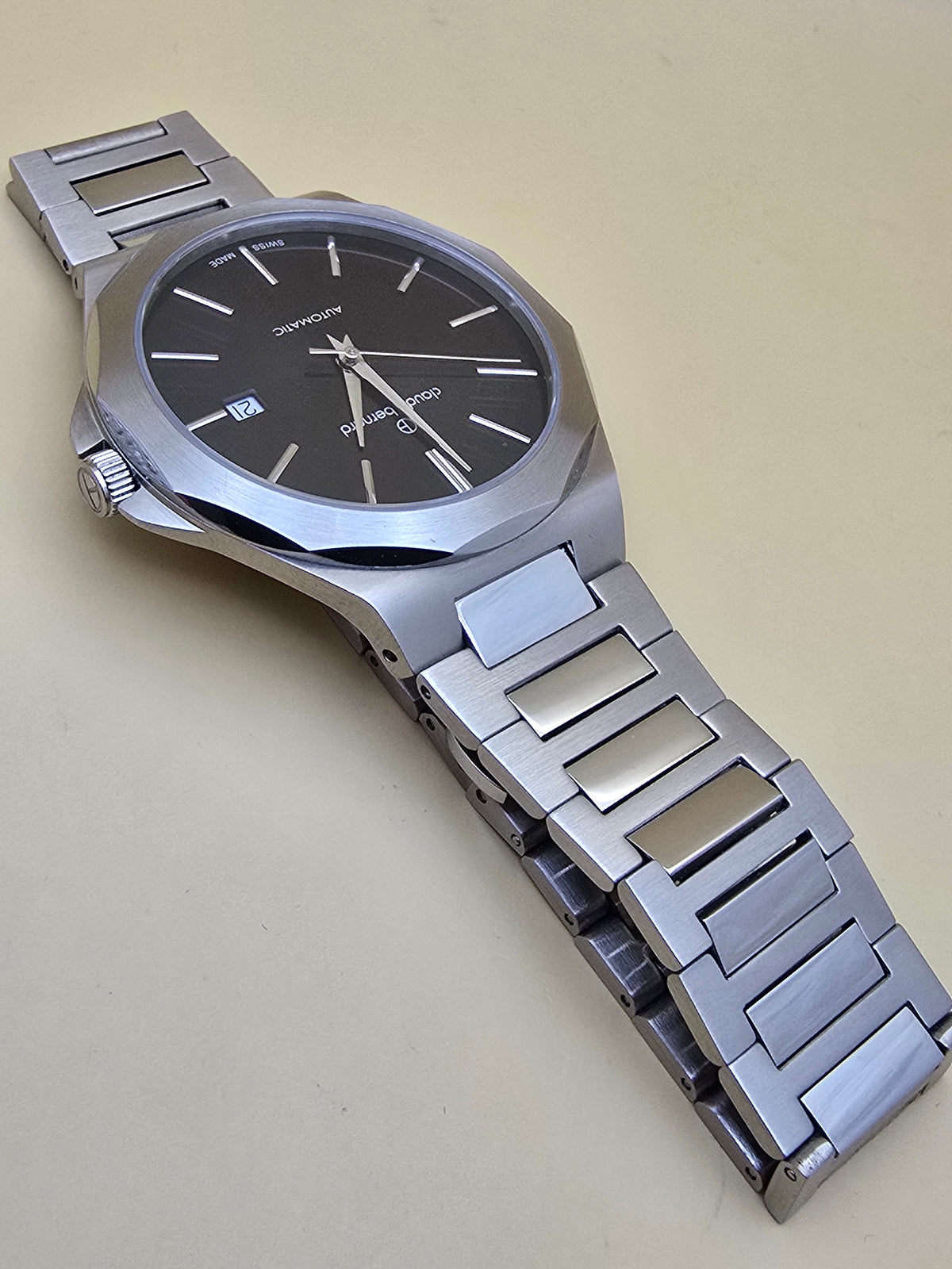 Claude Bernard Clasic Automatic 42mm cutie originală