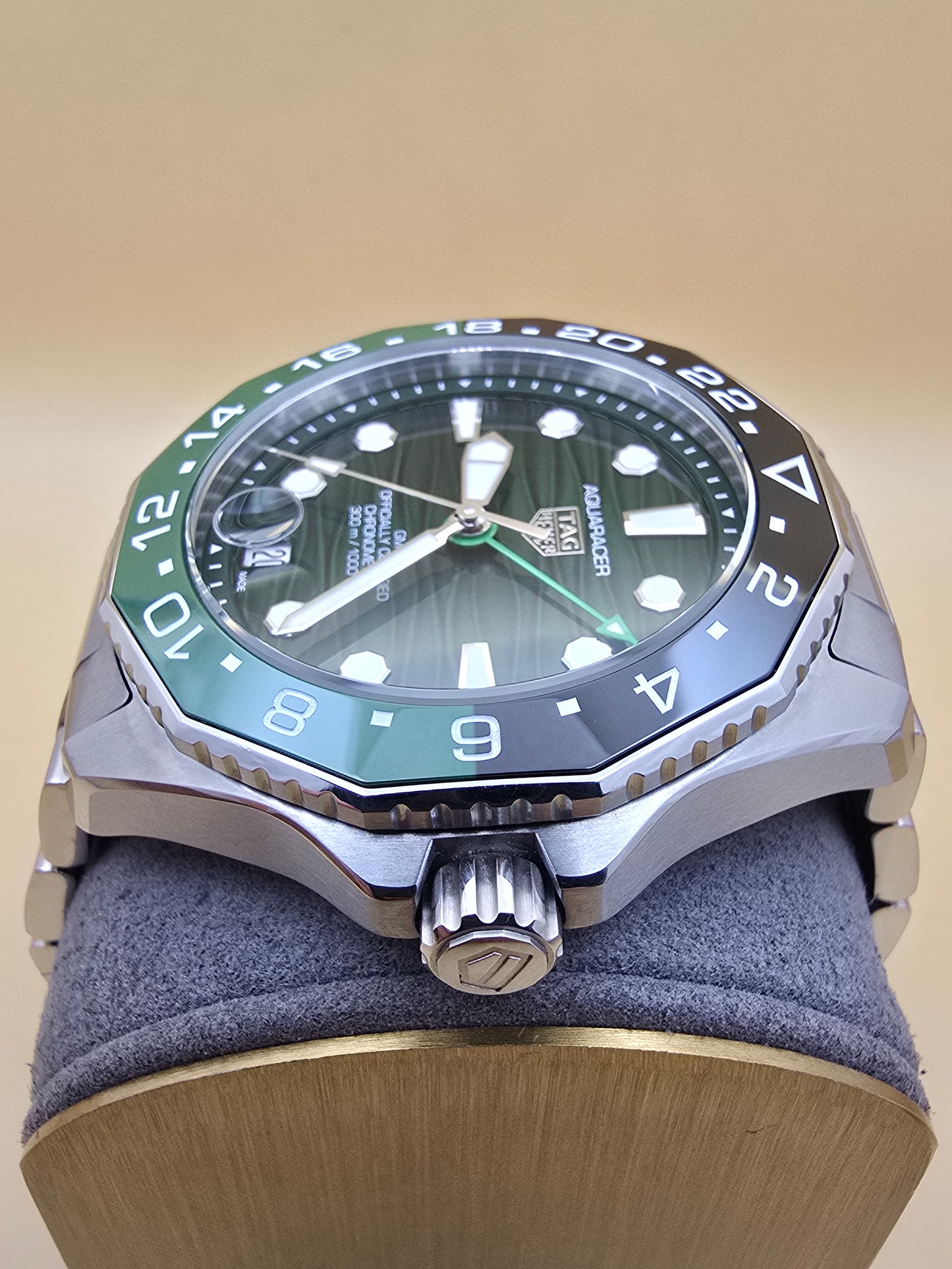 TAG Heuer Aquaracer Green GMT Ceramic 42mm full set 2025
