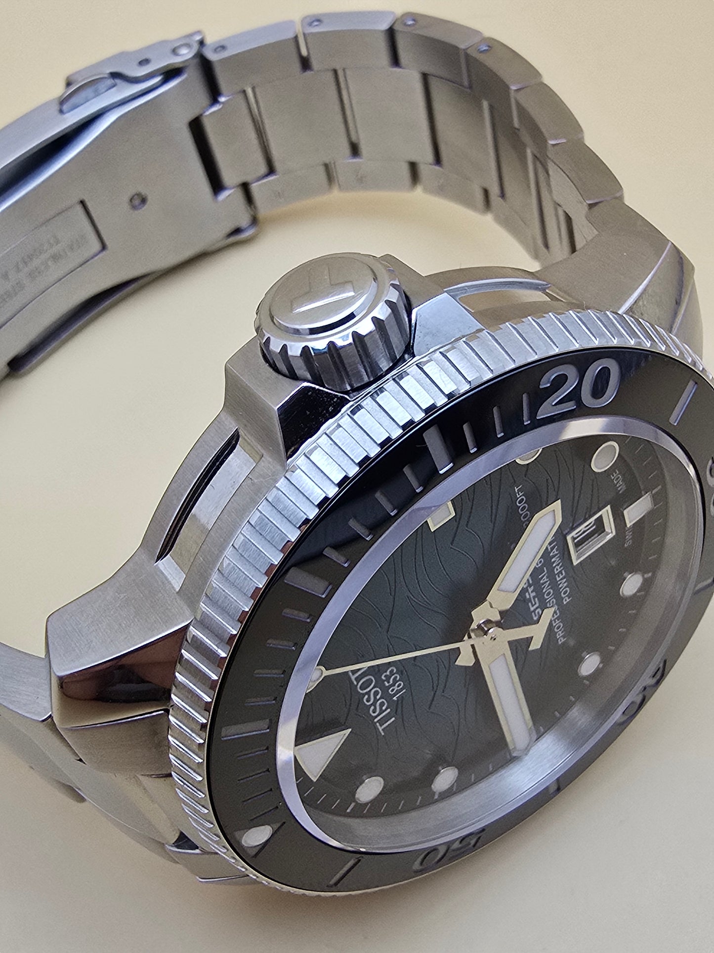 Tissot Seastar 2000 Ceramic 600m Powermatic80 46mm cutie/acte